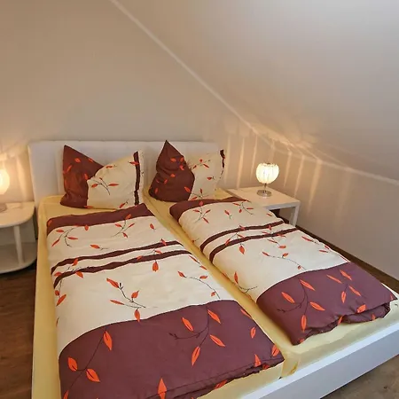 Apartmenthaus - Luisa Daire *